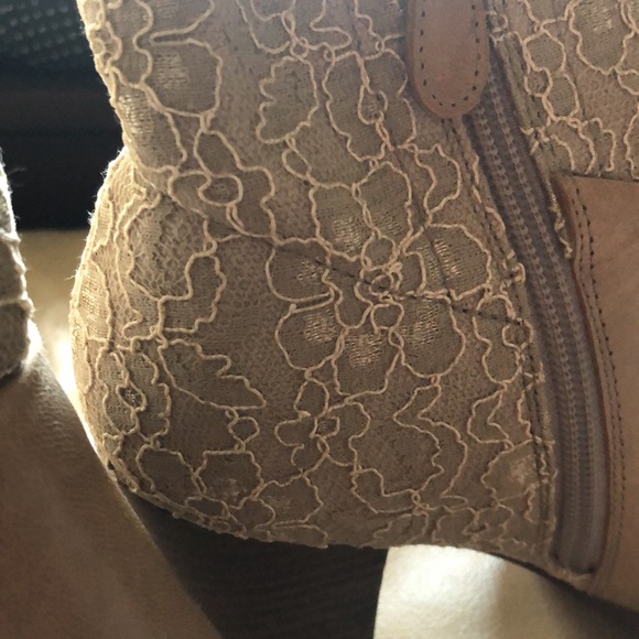 Guess booties. - Picture 2 of 8